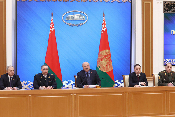 Лукашенко: дети и пенсионеры должны понимать, что государство всегда подставит им плечо и защитит