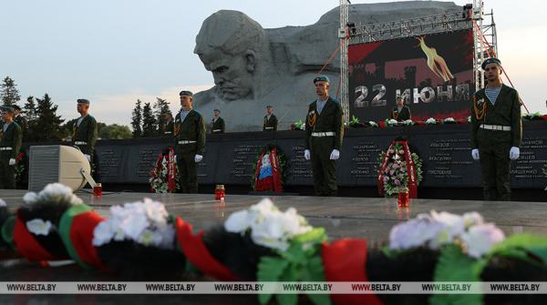 Беларусь вспоминает трагические события 22 июня 1941 года. Лукашенко обратился к соотечественникам